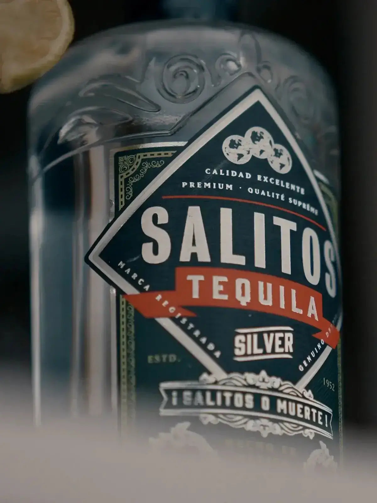 Eine Flasche SALITOS Tequila Silver